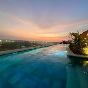  Apartahotel Q Dominique